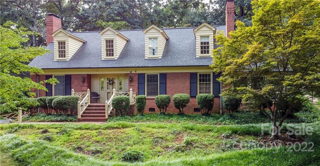 318 Valley Stream Road