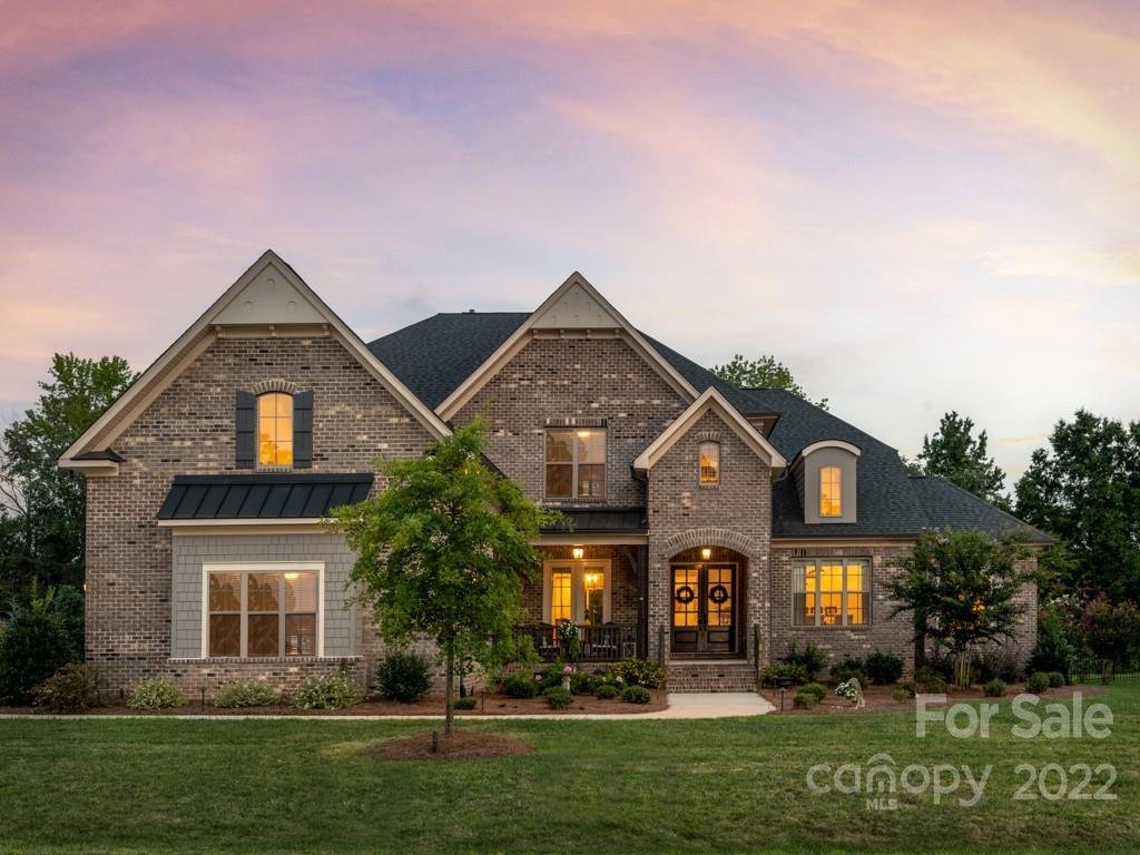 1210 Grand Oak Drive