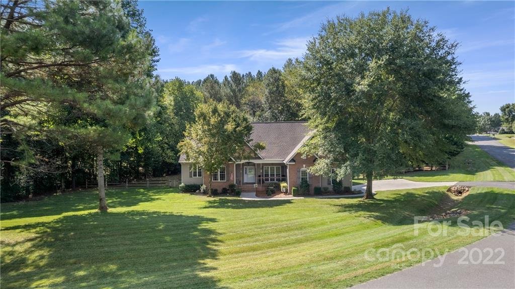 Property image 1 at 2021 Sunswept Lane, York, SC 29745