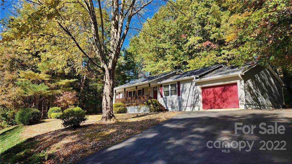 Property image 1 at 127 Cinnamon Way, Flat Rock, NC 28731