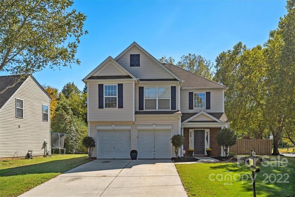 Property at 7027 Long Run Lane, Charlotte, NC 28216