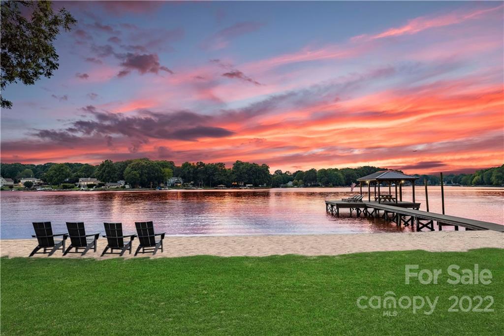 Property image 1 at 300 Ponderosa Circle, Mooresville, NC 28117