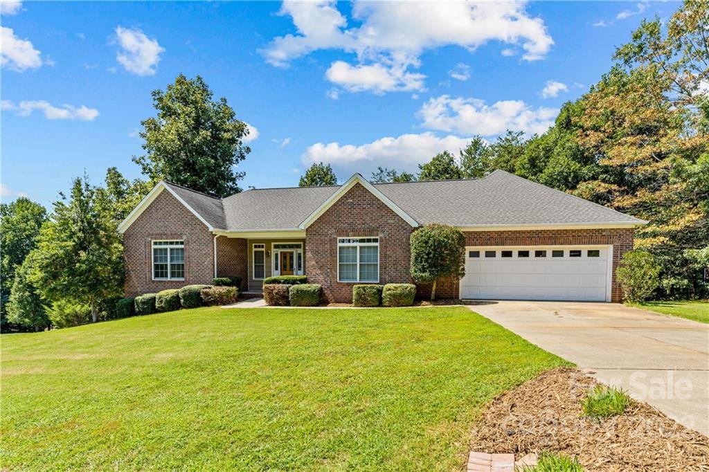 Property image 1 at 4305 Cottingham Drive, Hickory, NC 28602