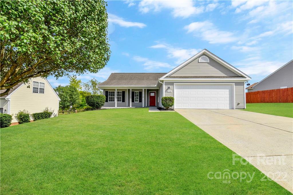 Property image 1 at 11310 Silver Glen Lane, Charlotte, NC 28262