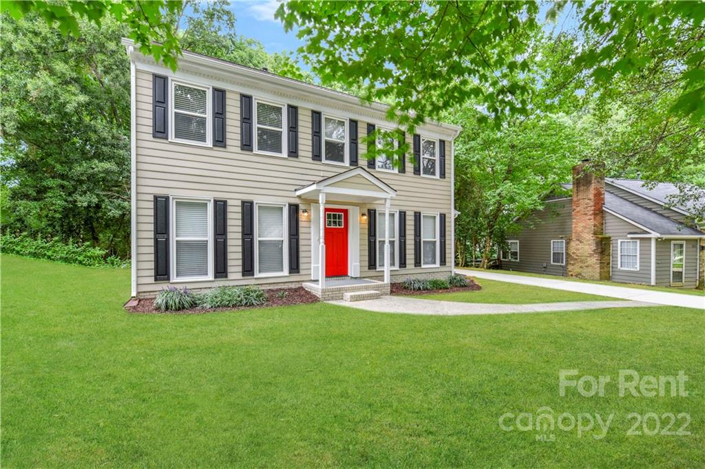 Property image 1 at 8213 Meadowdale Lane, Charlotte, NC 28227