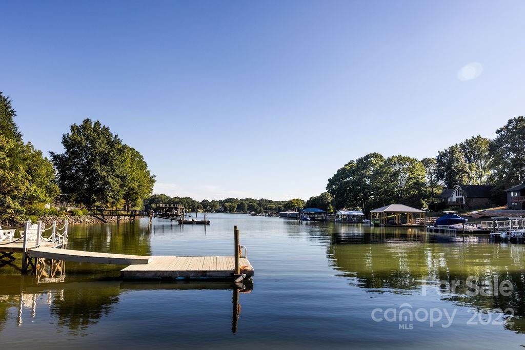 Property image 1 at 105 Brockway Drive, Mooresville, NC 28117