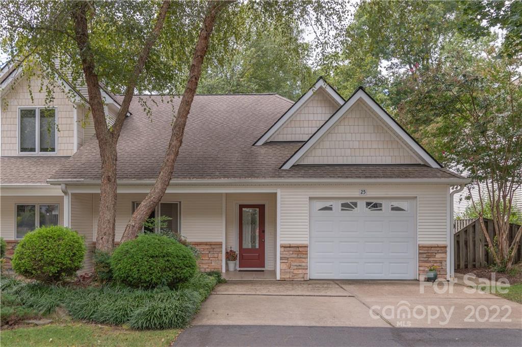 Property image 1 at 25 Honeycomb Circle, Swannanoa, NC 28778