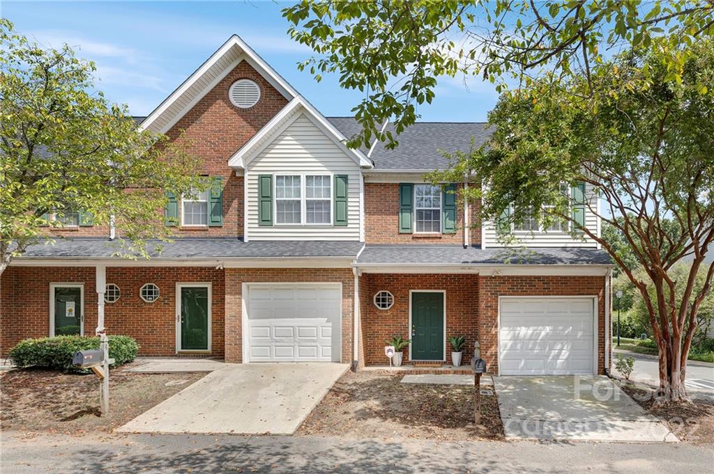 Property image 1 at 2113 Lennoxshire Square Court, Charlotte, NC 28210