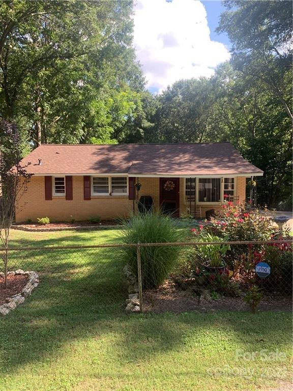 Property image 1 at 1409 W Mauney Avenue, Gastonia, NC 28052