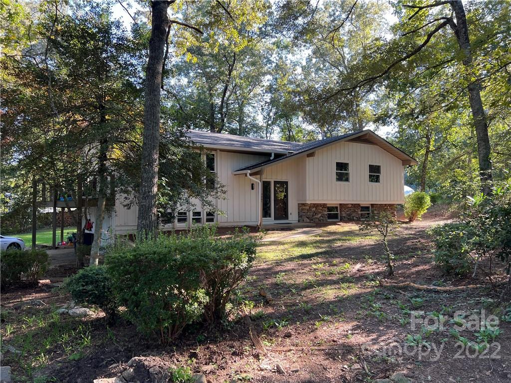 3005 Chestnut Tree Road