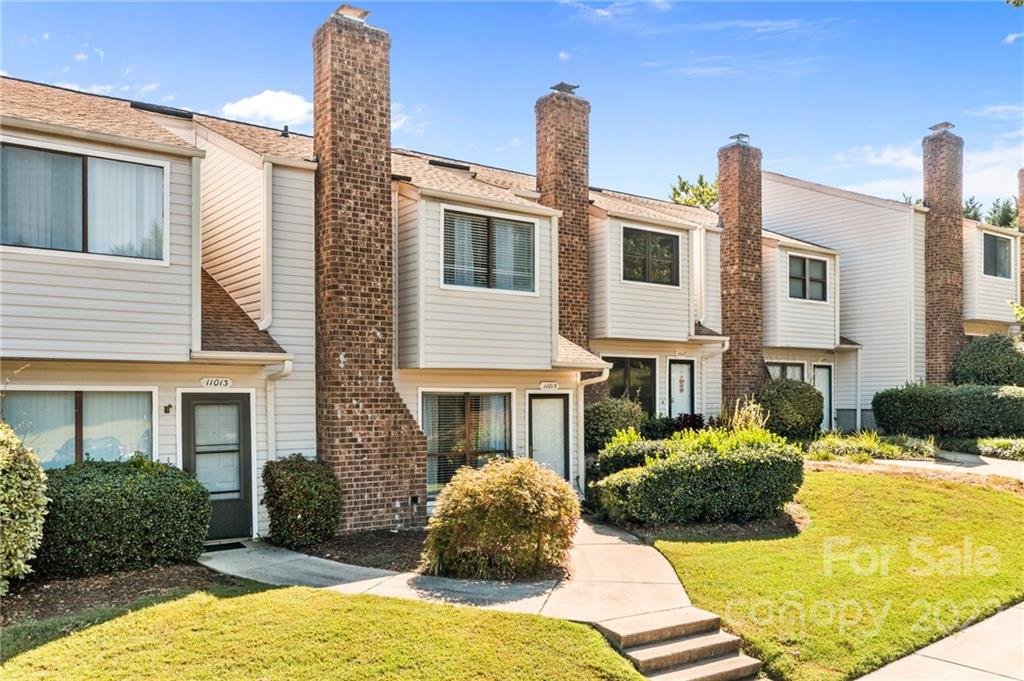 Property image 1 at 11015 Carmel Crossing Road, Charlotte, NC 28226