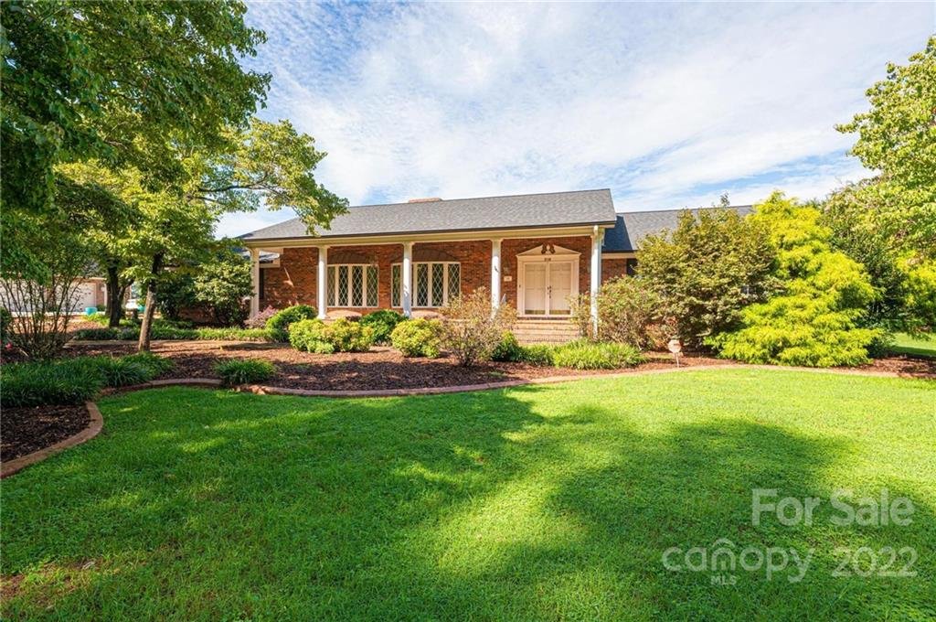 Property image 1 at 516 Deauville Road, Statesville, NC 28625
