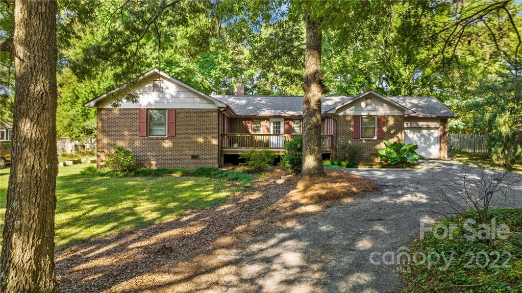 Property image 1 at 15008 Pawnee Trail, Matthews, NC 28104