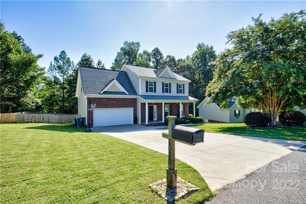 Property image 1 at 1010 Emerson Drive, Mooresville, NC 28115