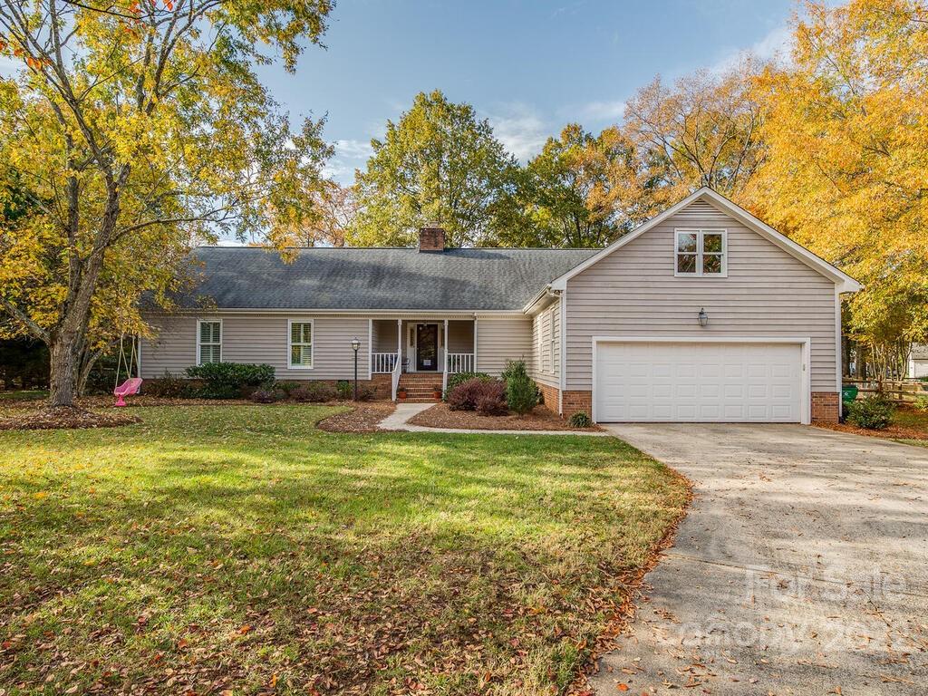 Property image 1 at 6003 Paddington Court, Charlotte, NC 28277
