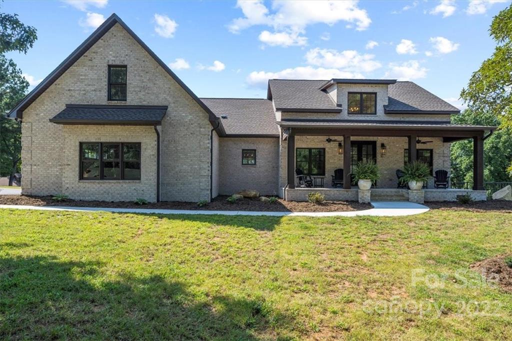 Property image 1 at 10 South Point Lane, Taylorsville, NC 28681