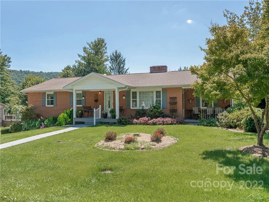 Property image 1 at 7 Ballantree Drive, Asheville, NC 28803