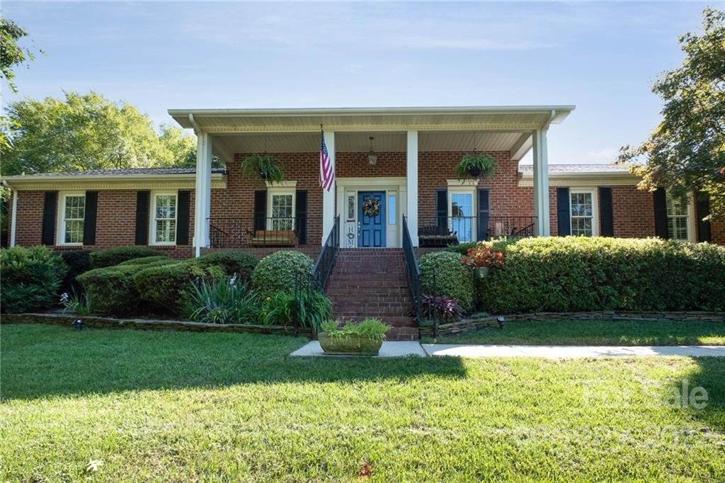 Property image 1 at 8212 Chandos Place, Huntersville, NC 28078