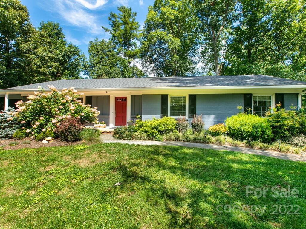 Property image 1 at 29 E Fox Chase Road, Asheville, NC 28804