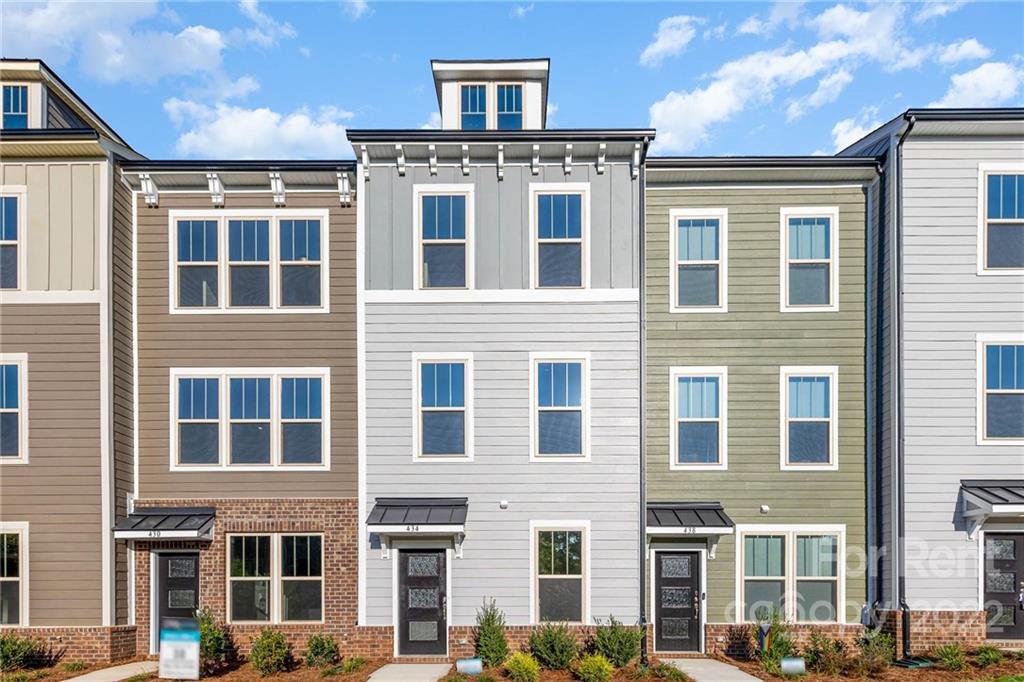Property image 1 at 434 Simeon Drive, Charlotte, NC 28208