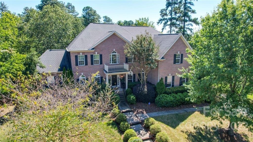 404 Cove Creek Loop