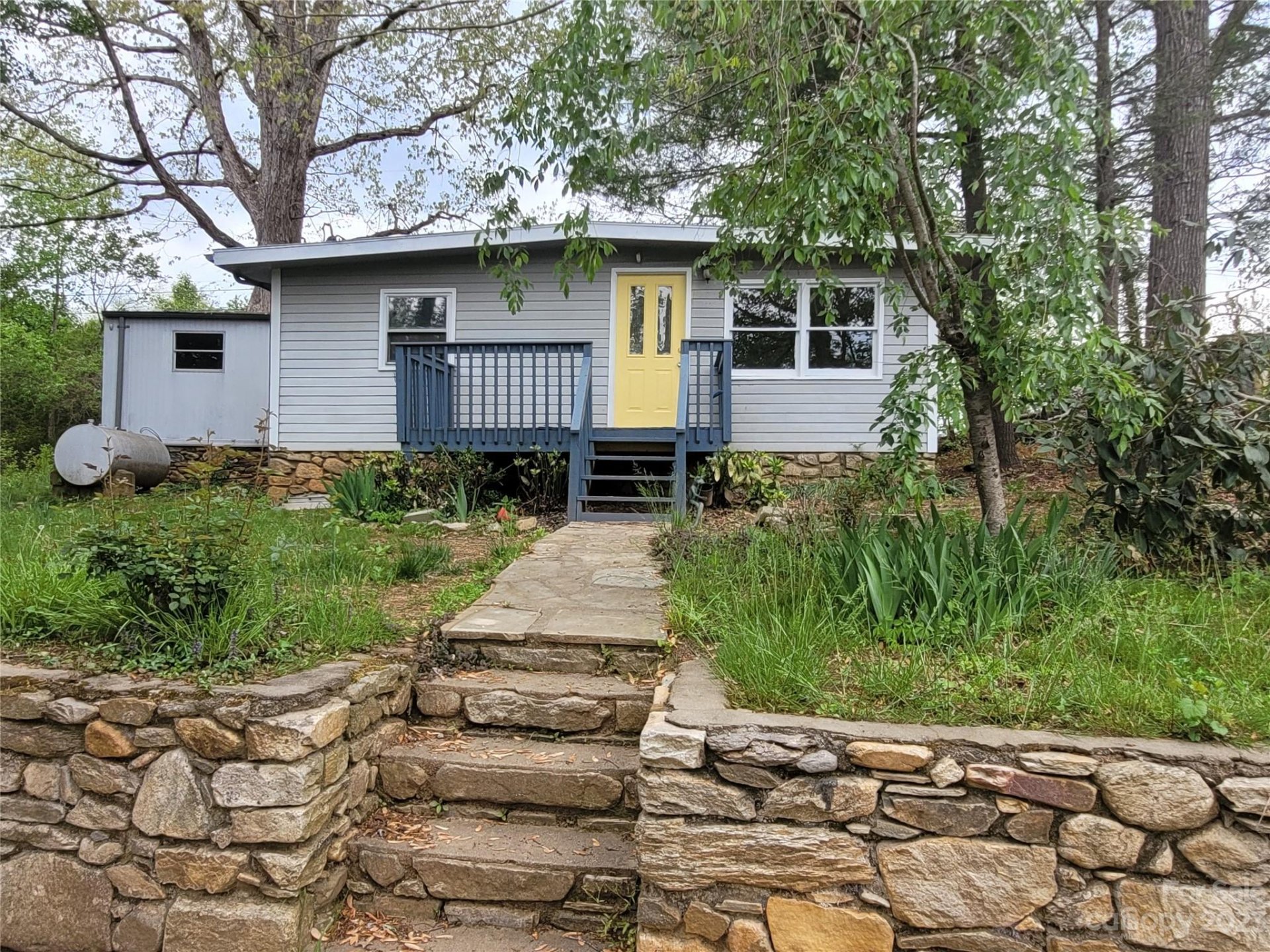 Property image 1 at 312 Beverly Avenue, Hendersonville, NC 28739