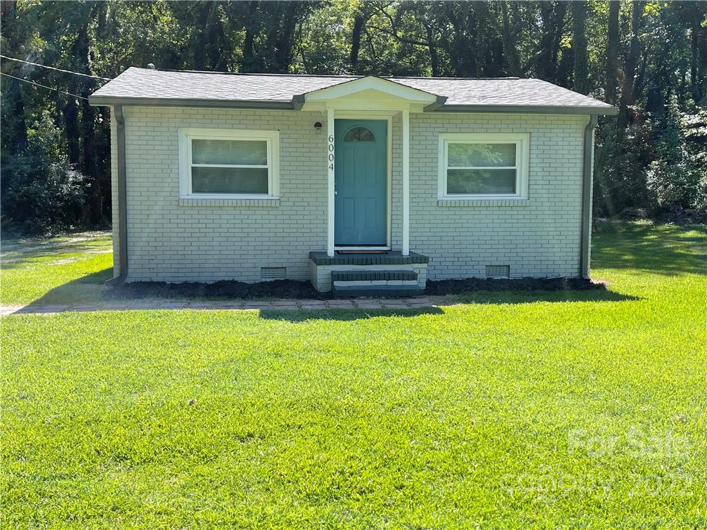 Property image 1 at 6004 Carver Boulevard, Charlotte, NC 28269