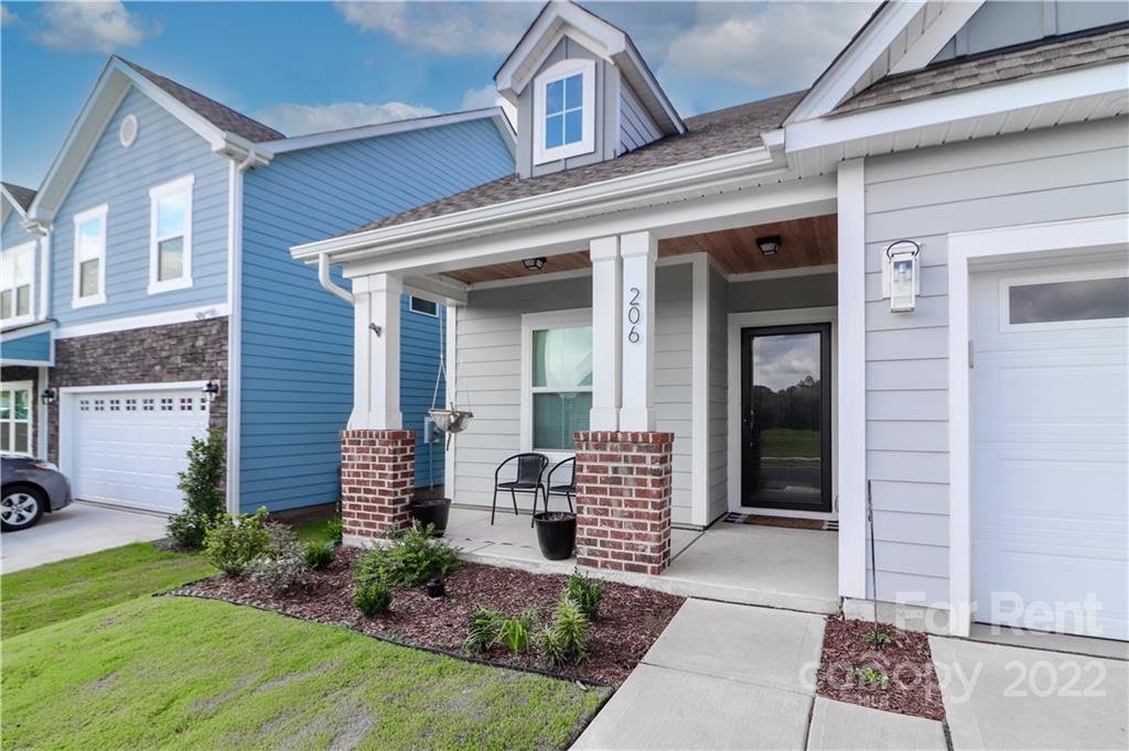 Property image 1 at 206 Canada Drive, Statesville, NC 28677