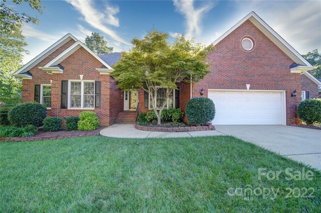 Property image 1 at 1415 Porch Swing Lane, Matthews, NC 28104