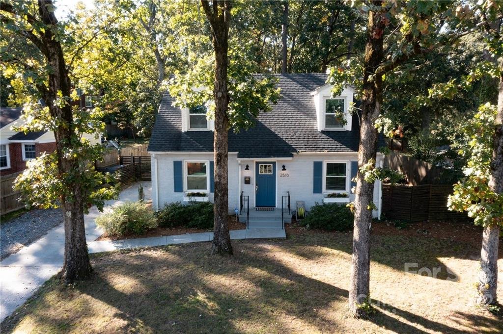 Property image 1 at 2510 Elkwood Circle, Charlotte, NC 28205
