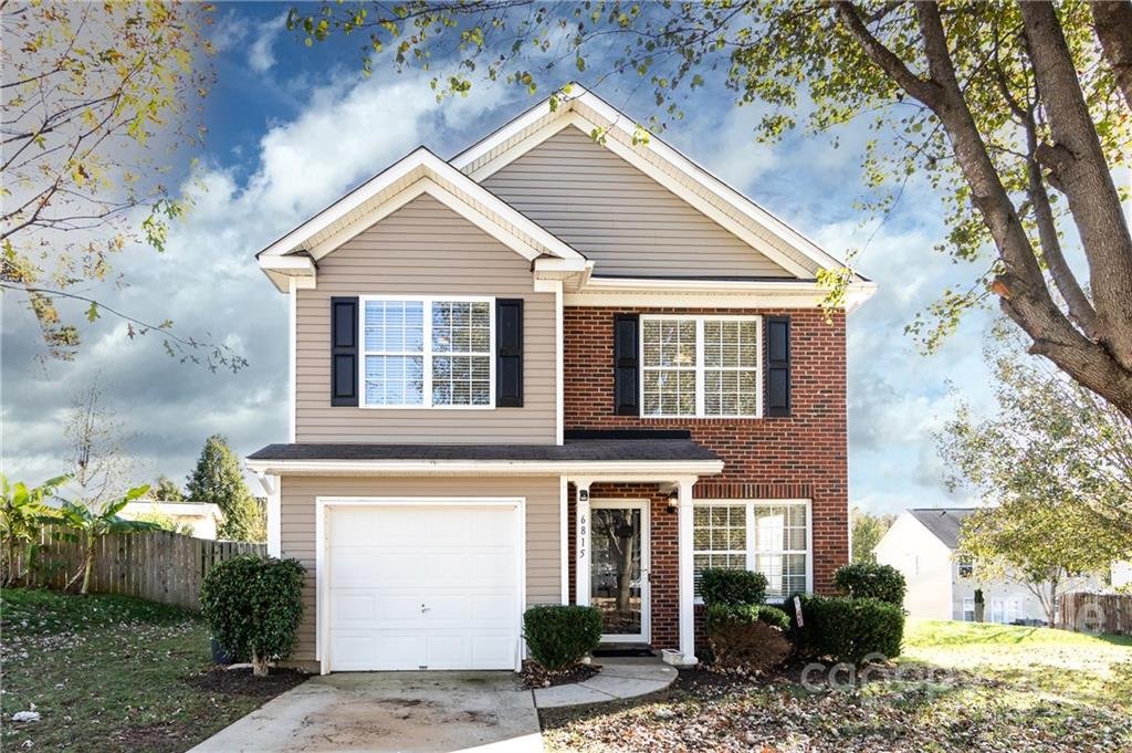 Property image 1 at 6815 Squirrels Foot Court, Charlotte, NC 28217