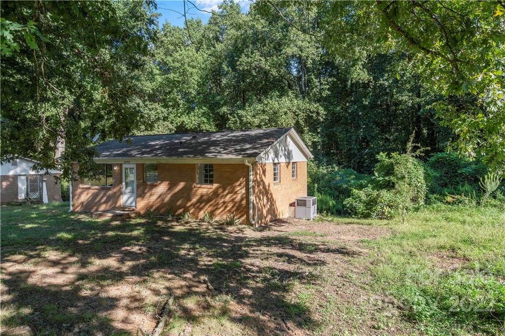 Property image 1 at 2452 Twin Avenue, Gastonia, NC 28052