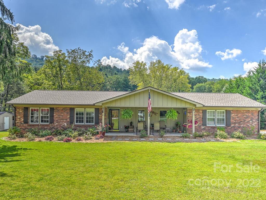 Property image 1 at 134 Moody Street, Hendersonville, NC 28739