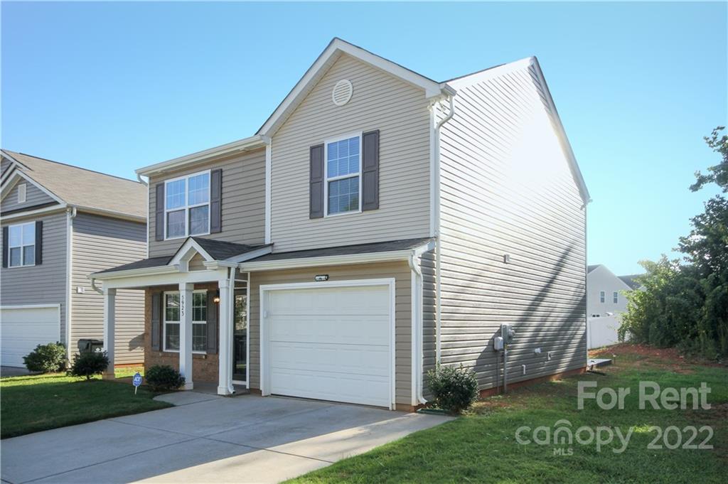 Property image 1 at 5923 Sanders Farm Lane, Charlotte, NC 28216