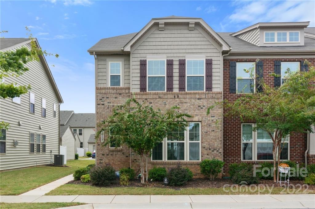 3017 Honeylocust Lane