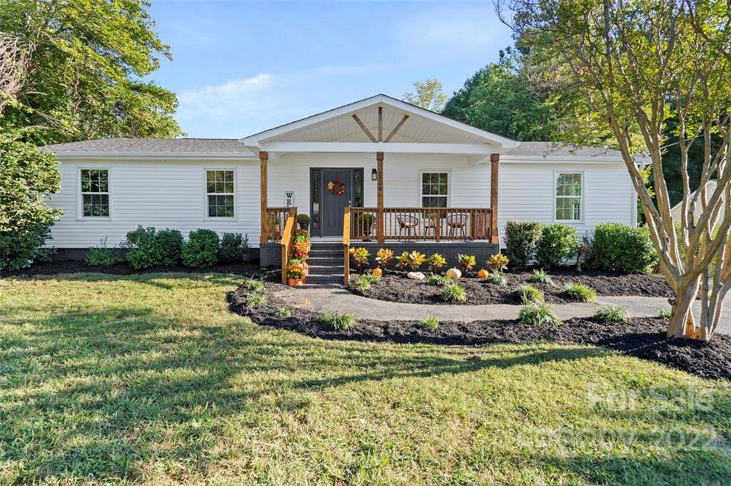 2208 Woodcrest Drive