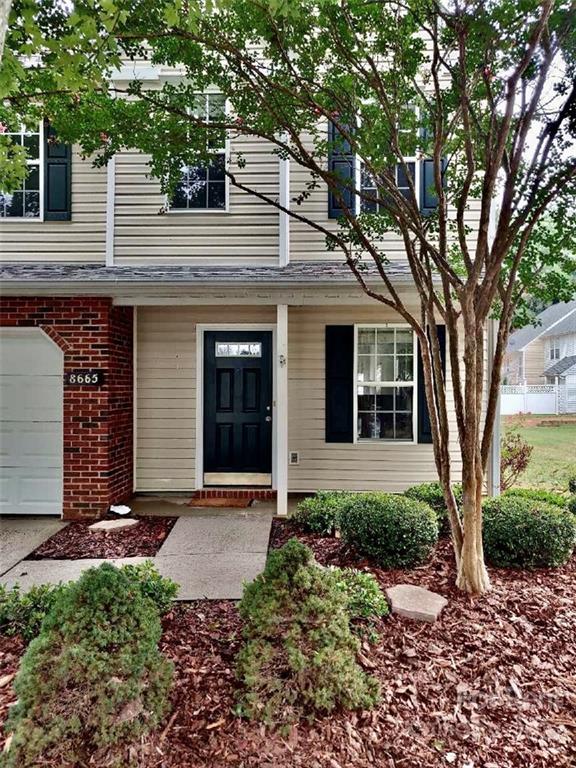 Property image 1 at 8665 Robinson Forest Drive, Charlotte, NC 28277