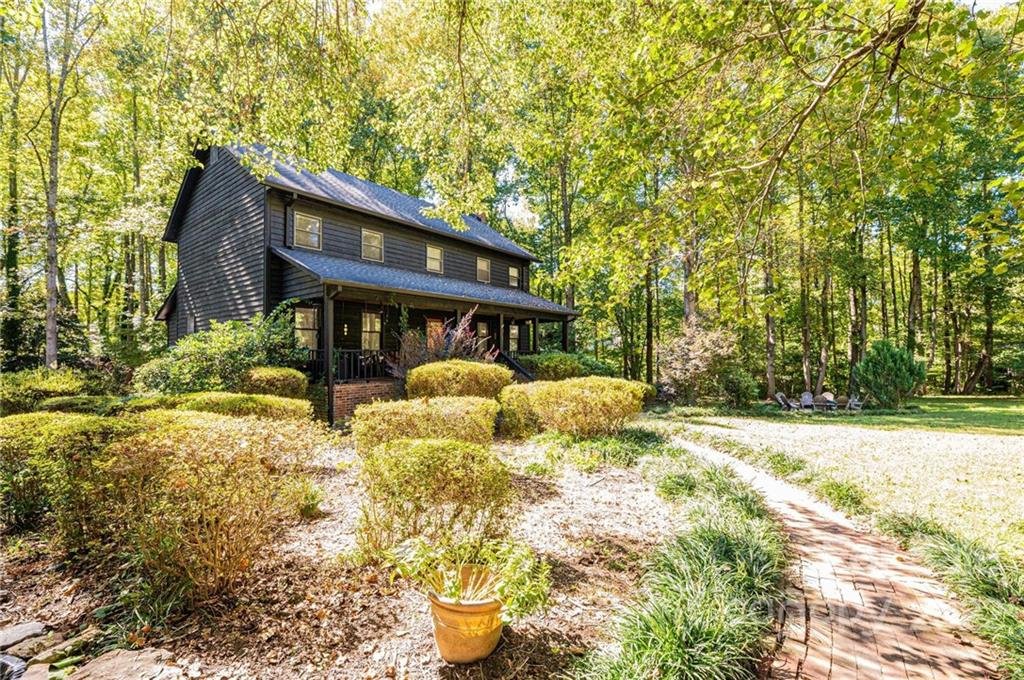 1140 37th Avenue Drive