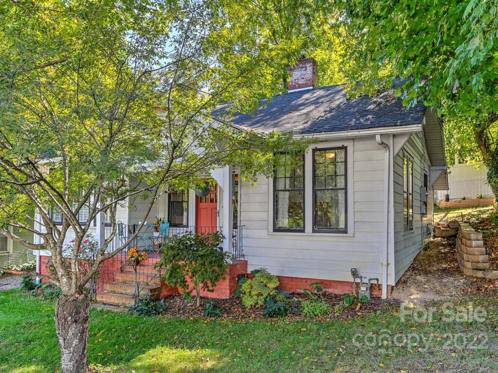 Property image 1 at 107 Annandale Avenue, Asheville, NC 28801