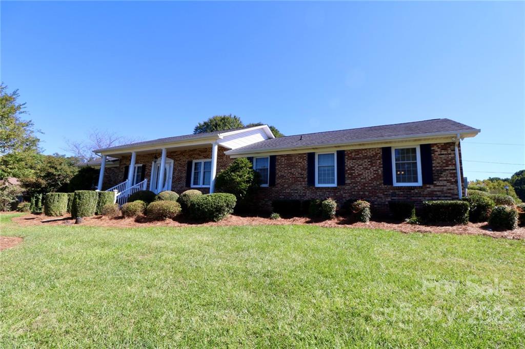 Property image 1 at 1712 Alpine Lane, Gastonia, NC 28054