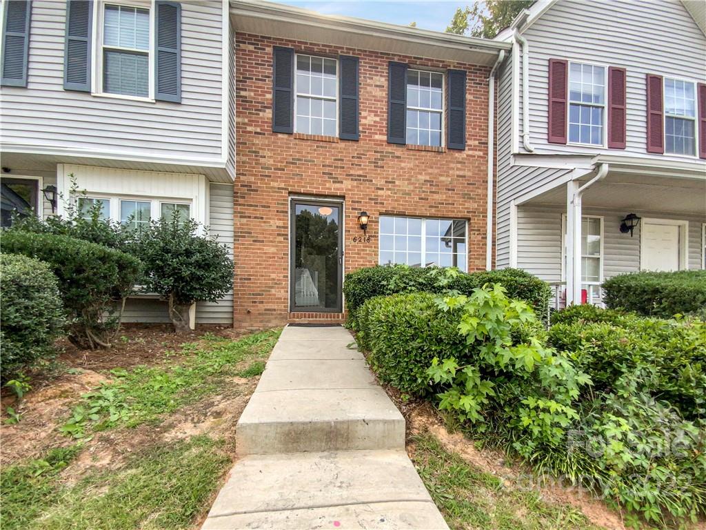 6218 Windsor Gate Lane