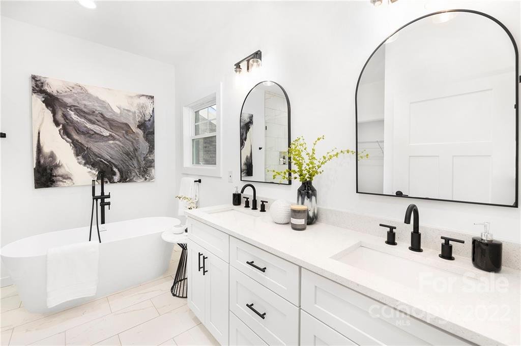 2905 Santiago Circle