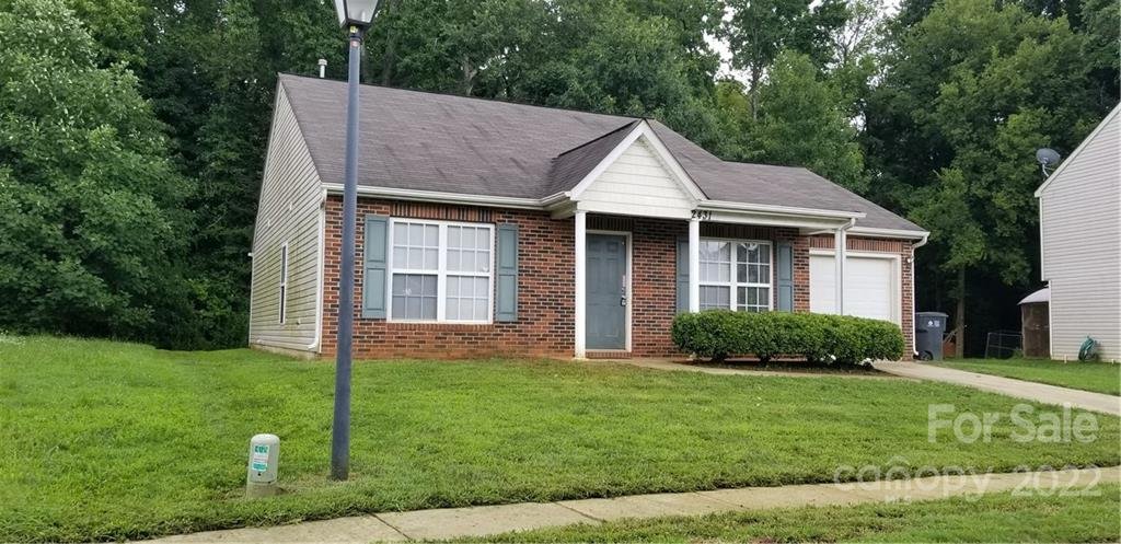 Property image 1 at 2431 Fairstone Avenue, Charlotte, NC 28269