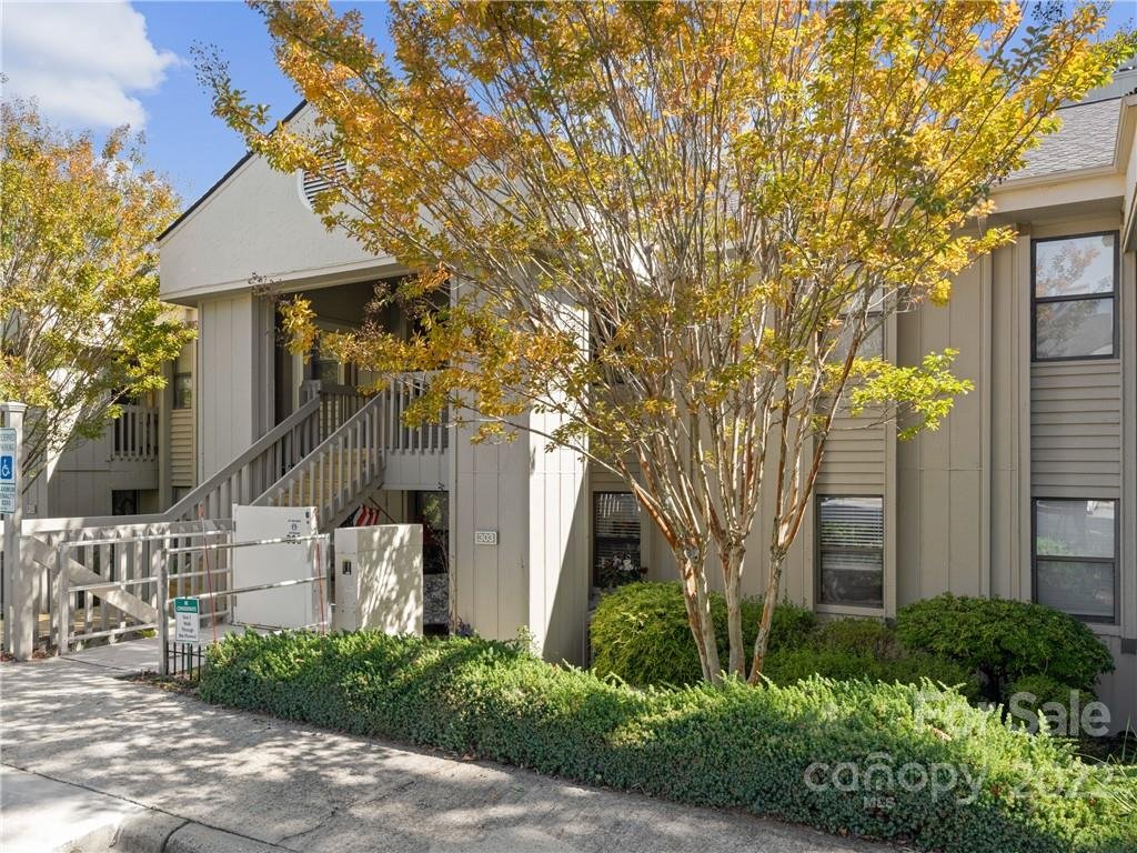 Property image 1 at 304 Abbey Circle, Asheville, NC 28805