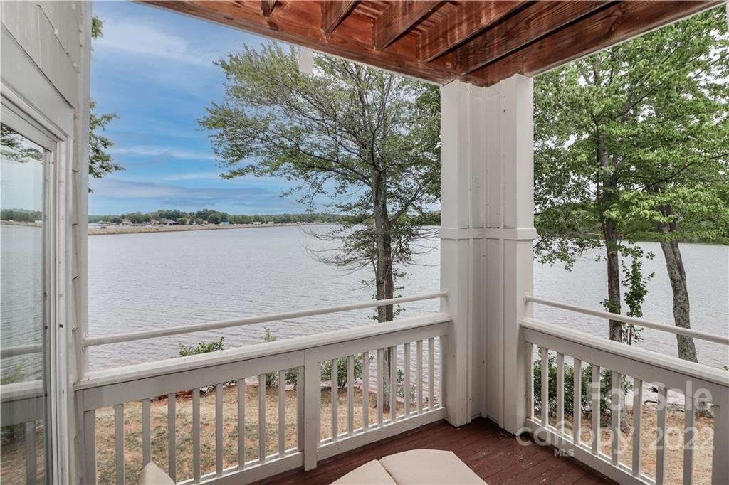 Property image 1 at 915 Northeast Drive, Davidson, NC 28036