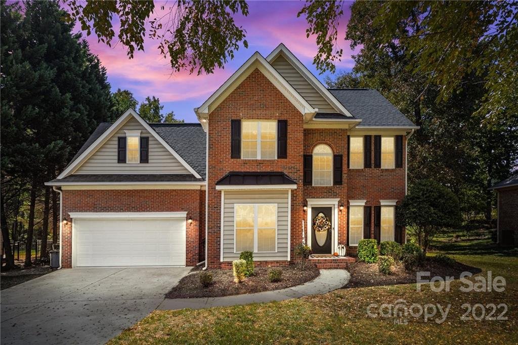 Property image 1 at 15126 Castlebridge Lane, Matthews, NC 28104