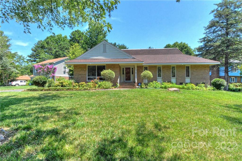 Property image 1 at 2101 Wellwood Circle, Charlotte, NC 28212