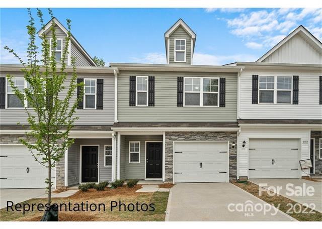 Property image 1 at 8101 Alderton Lane, Charlotte, NC 28215
