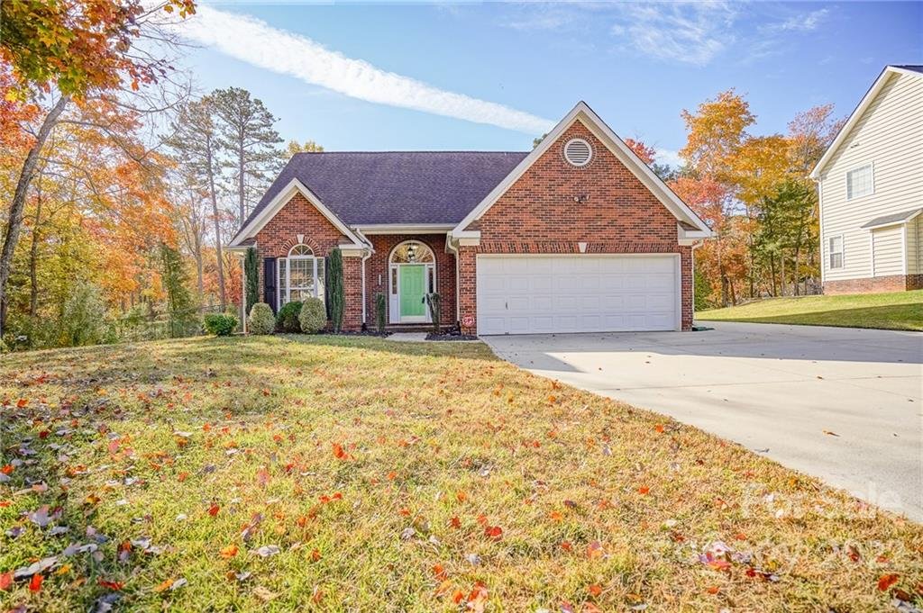 Property image 1 at 7134 Hunters Bluff Drive, Denver, NC 28037