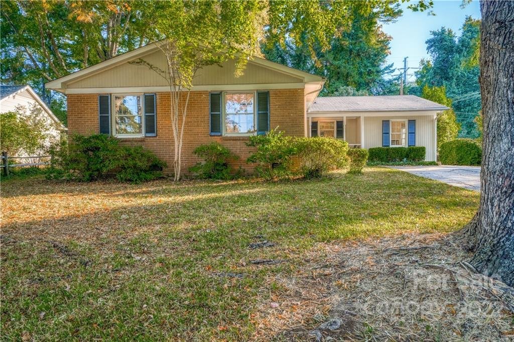 Property image 1 at 6007 Charing Place, Charlotte, NC 28211